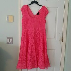 Short sleeve lace dress